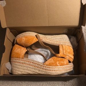 TOMS Platform Wedge Cantaloupe Suede NIB